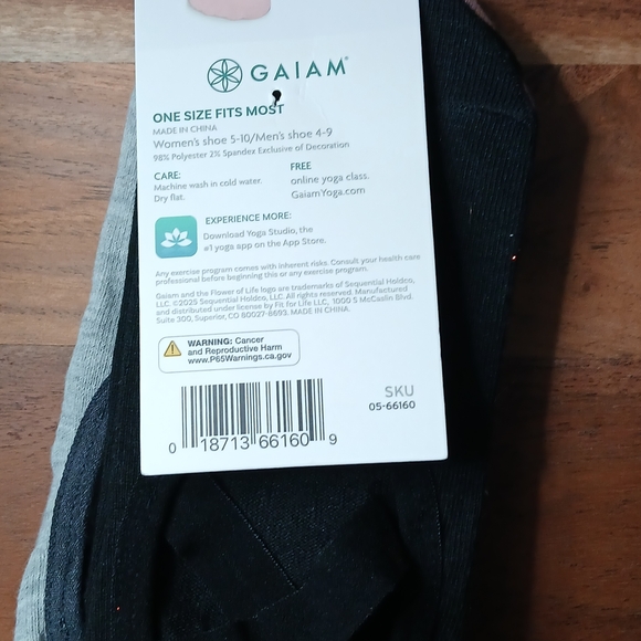 Non-Slip Yoga Socks Set - Black, Gray, Pink - Picture 7 of 7